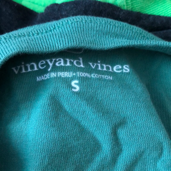 Vineyard vines long sleeve - Picture 4 of 4